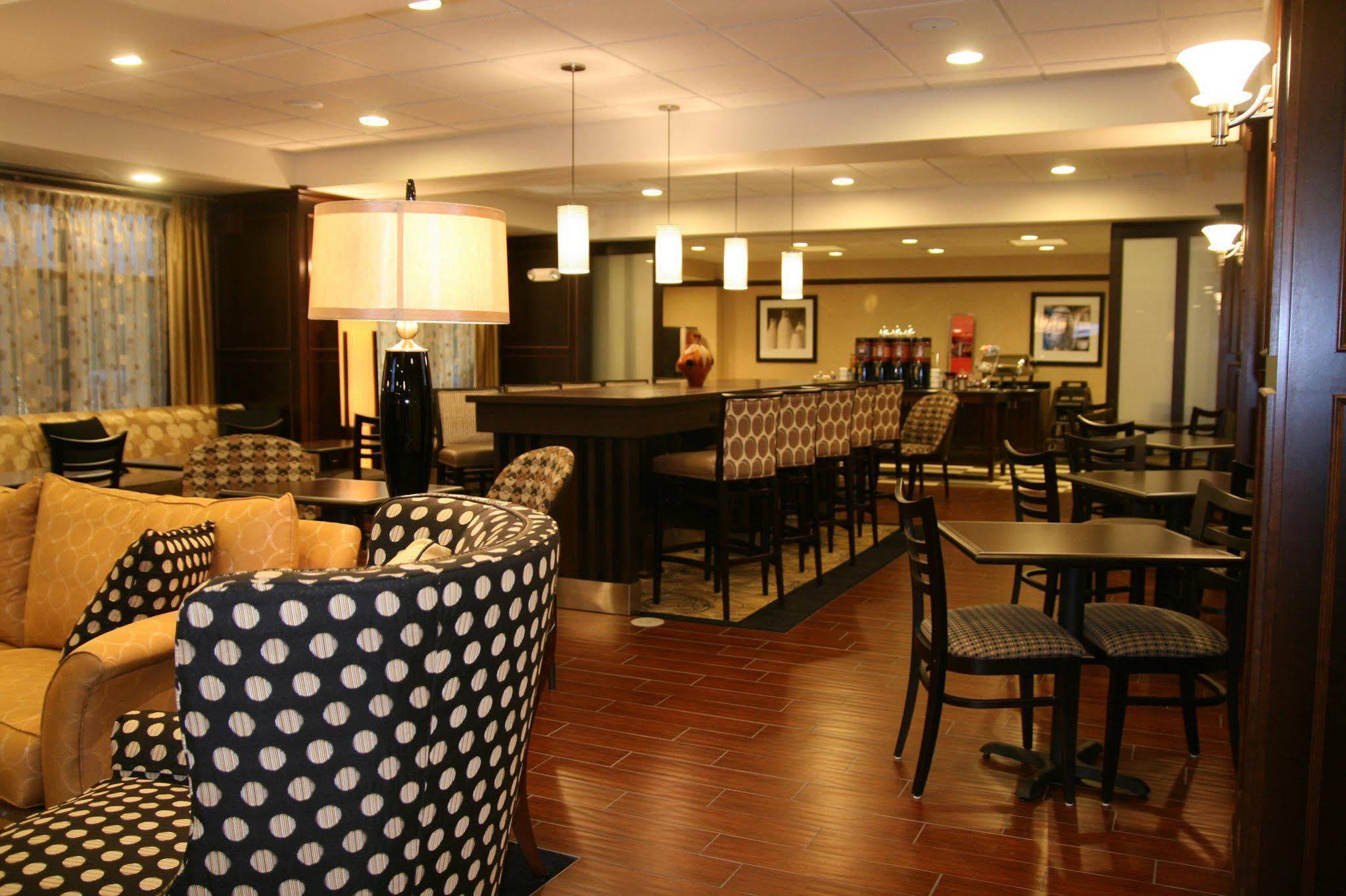 Hampton Inn Meadville Exterior foto