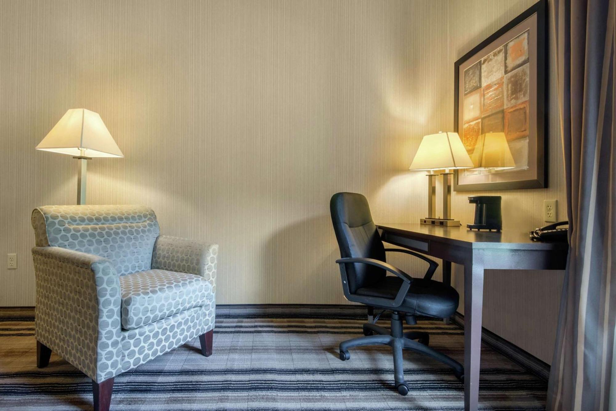 Hampton Inn Meadville Exterior foto
