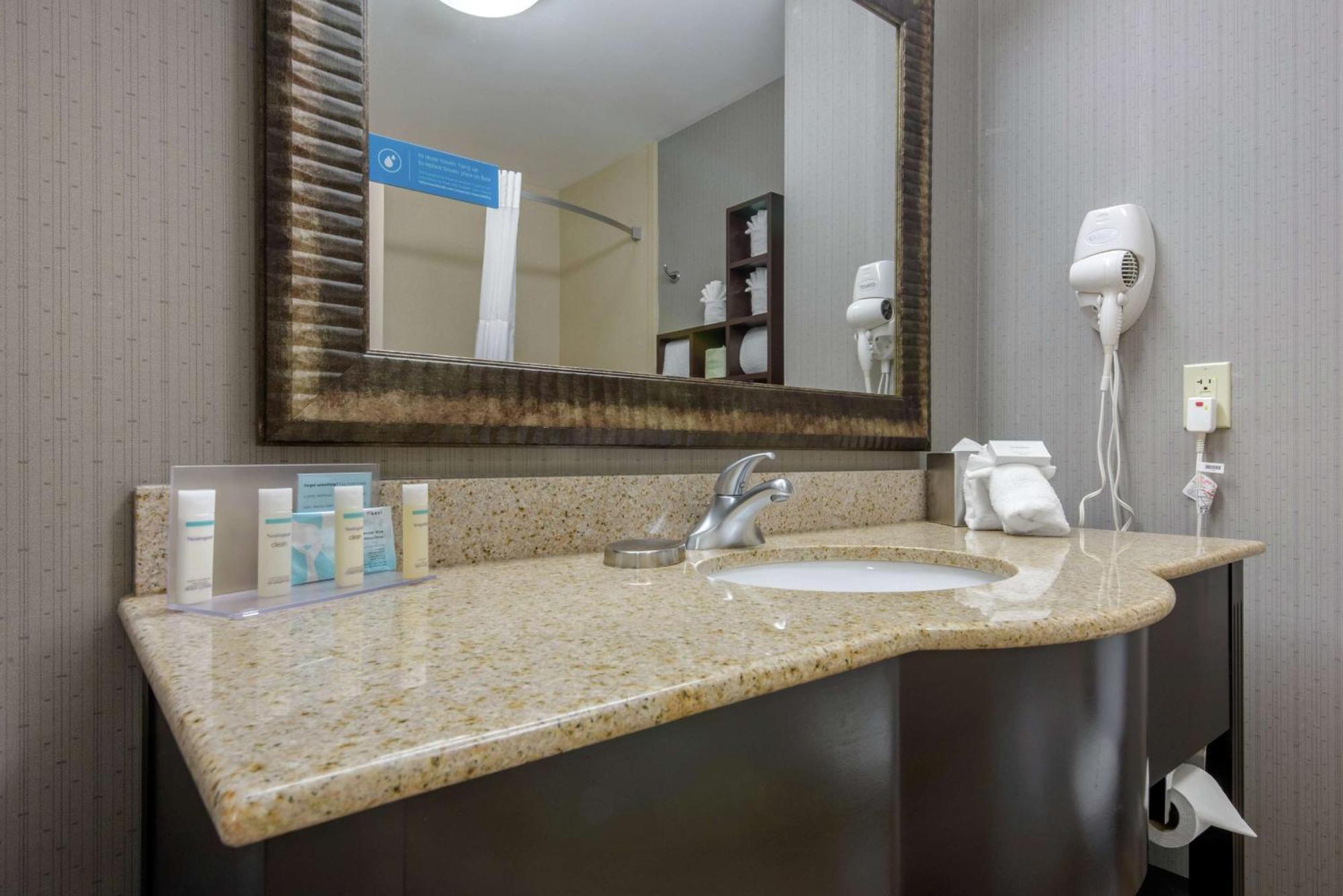 Hampton Inn Meadville Exterior foto